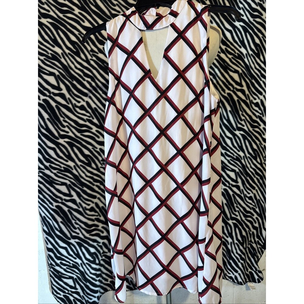 NWT Women’s Almost Famous Flowy Sleeveless Patterned Dress